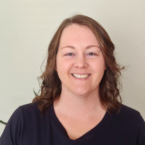 Meet your Posher, Alyssa - Picture 2 of 5